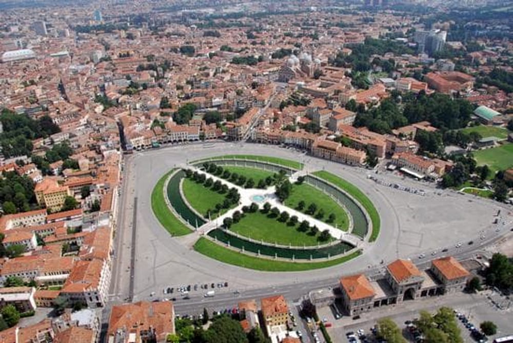 prato della valle - padova - papiri